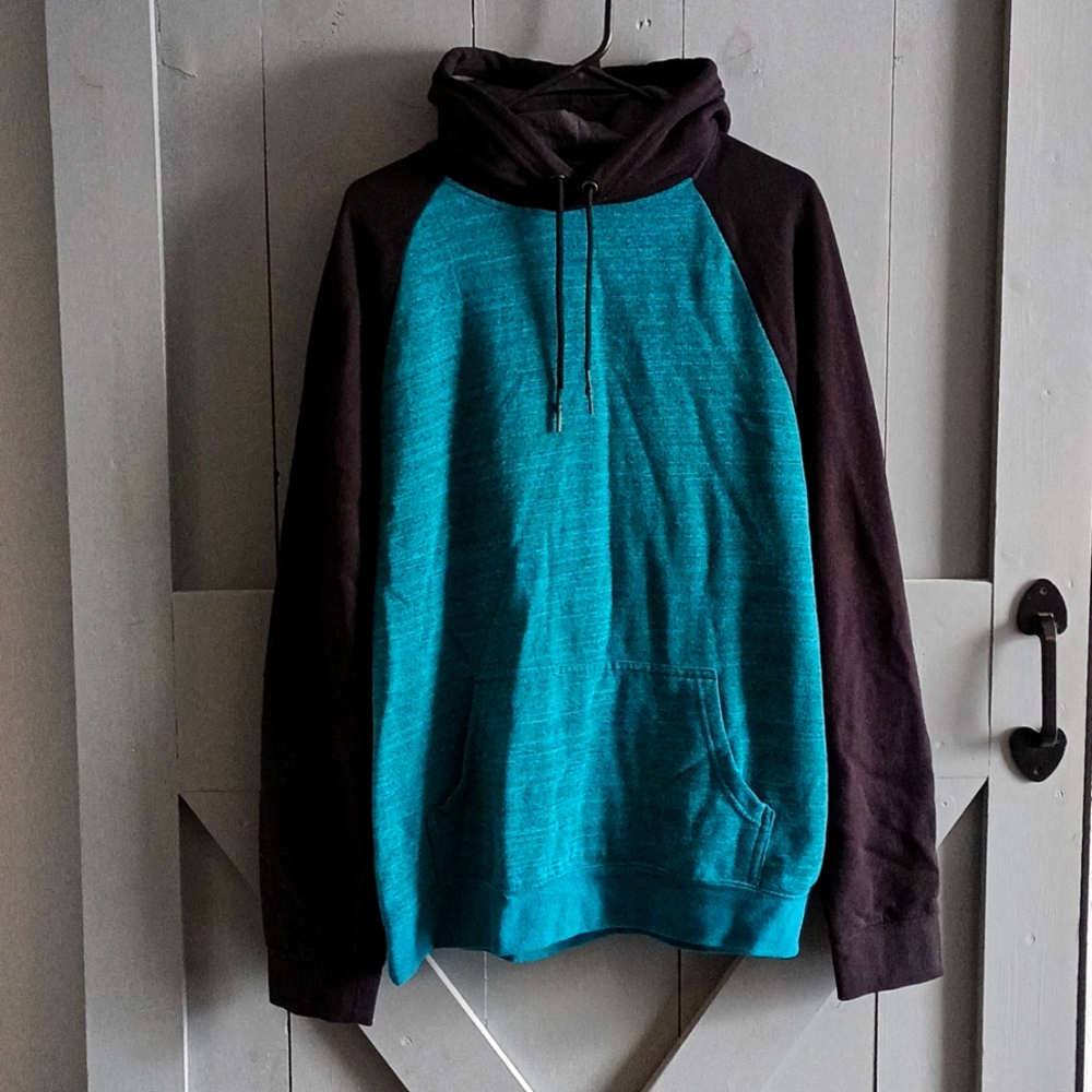 Awesomely soft hoodie - Size Large - Mens